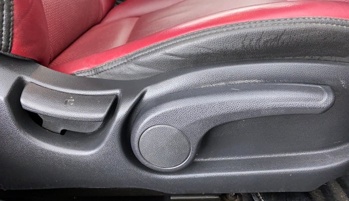 2018 Hyundai Elite i20 ASTA 1.2 (O), Petrol, Manual, 88,210 km, Driver Side Adjustment Panel