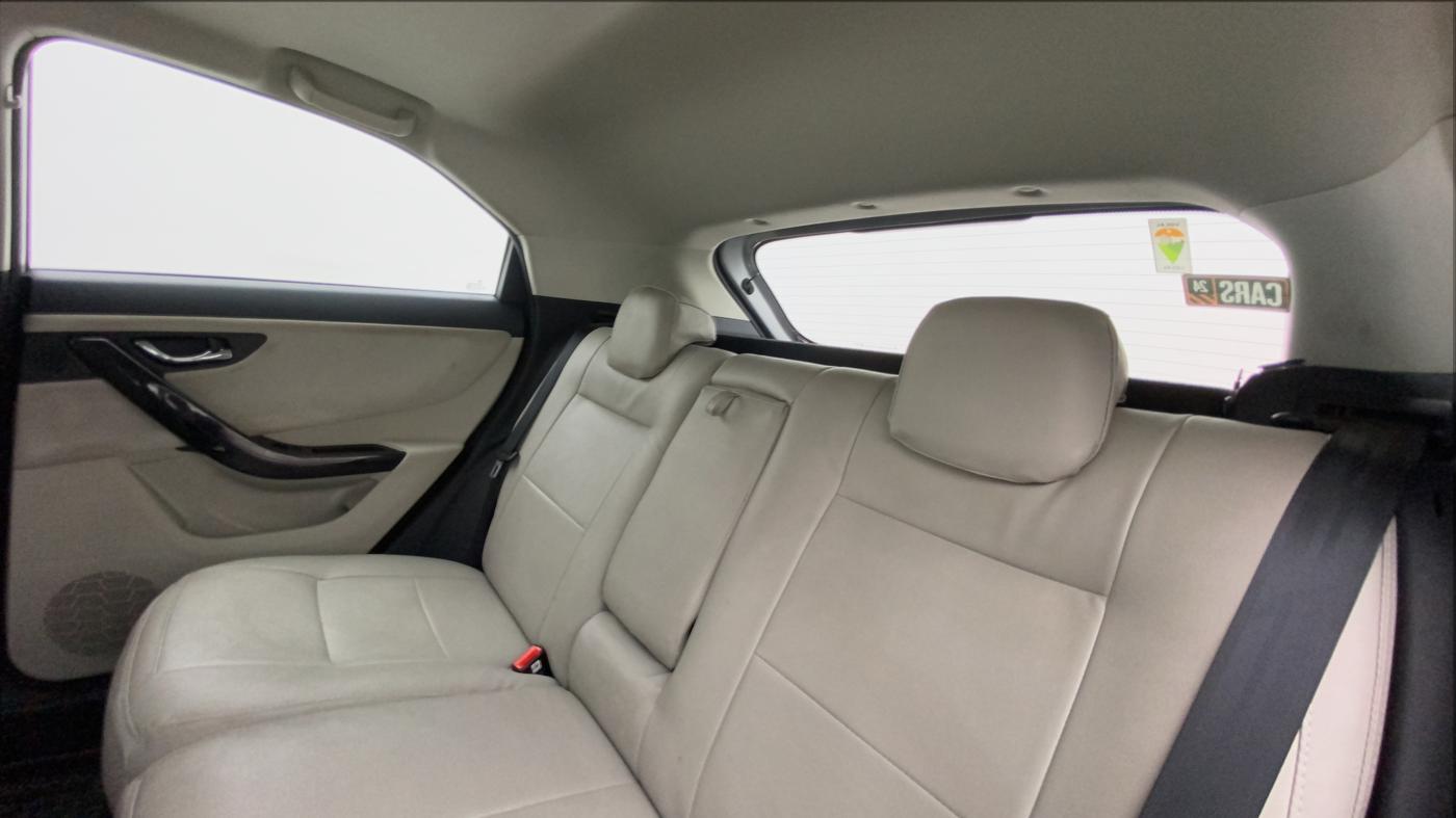 2021 Tata NEXON XZA PLUS SUNROOF DIESEL, Diesel, Automatic, 29,283 km, Right Side Rear Door Cabin