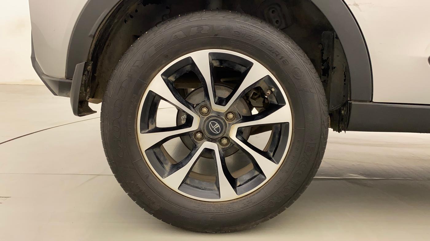 2021 Tata NEXON XZA PLUS SUNROOF DIESEL, Diesel, Automatic, 29,283 km, Right Rear Wheel