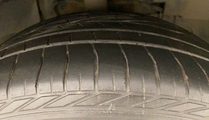 2021 Tata NEXON XZA PLUS SUNROOF DIESEL, Diesel, Automatic, 29,283 km, Right Front Tyre Tread