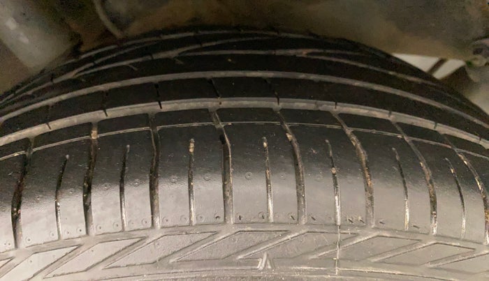 2021 Tata NEXON XZA PLUS SUNROOF DIESEL, Diesel, Automatic, 29,283 km, Right Rear Tyre Tread