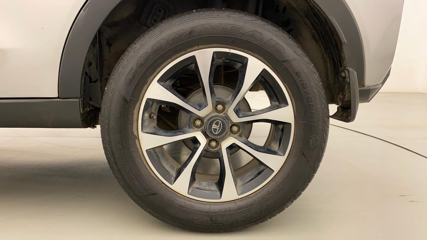2021 Tata NEXON XZA PLUS SUNROOF DIESEL, Diesel, Automatic, 29,283 km, Left Rear Wheel