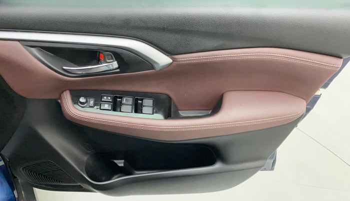 2022 Maruti Grand Vitara ALPHA SMART HYBRID ALLGRIP, Petrol, Manual, 11,806 km, Driver Side Door Panels Control
