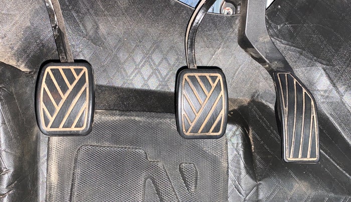 2022 Maruti Grand Vitara ALPHA SMART HYBRID ALLGRIP, Petrol, Manual, 11,806 km, Pedals