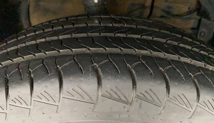 2022 Maruti Grand Vitara ALPHA SMART HYBRID ALLGRIP, Petrol, Manual, 11,806 km, Right Front Tyre Tread
