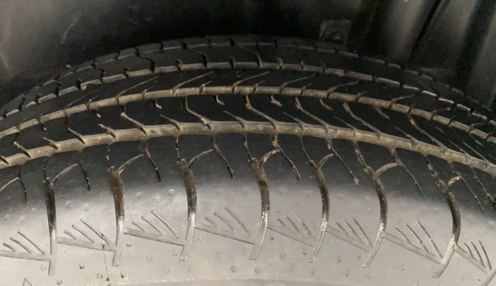 2022 Maruti Grand Vitara ALPHA SMART HYBRID ALLGRIP, Petrol, Manual, 11,806 km, Left Rear Tyre Tread