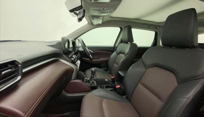 2022 Maruti Grand Vitara ALPHA SMART HYBRID ALLGRIP, Petrol, Manual, 11,806 km, Right Side Front Door Cabin