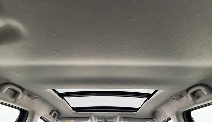 2022 Maruti Grand Vitara ALPHA SMART HYBRID ALLGRIP, Petrol, Manual, 11,806 km, Moonroof/ Sunroof