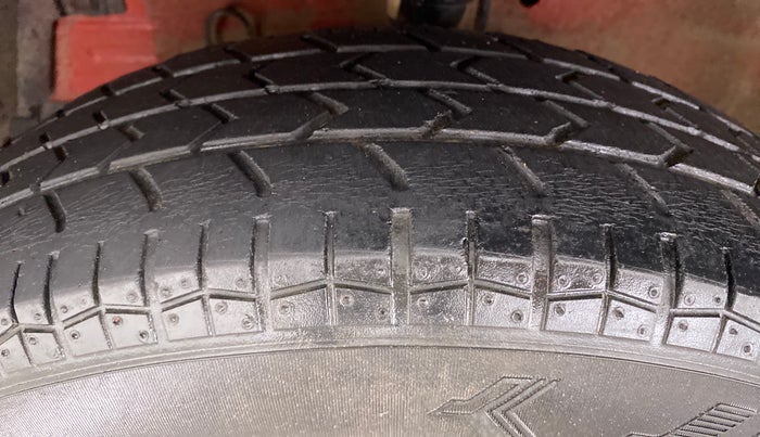 2017 Maruti Swift VXI D, Petrol, Manual, 41,321 km, Left Front Tyre Tread