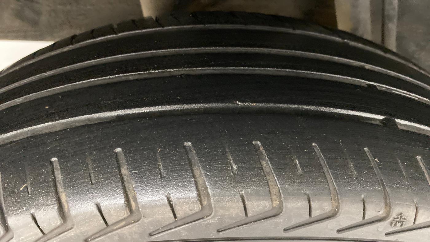 2016 Renault Kwid RXT Opt, Petrol, Manual, 55,494 km, Right Rear Tyre Tread