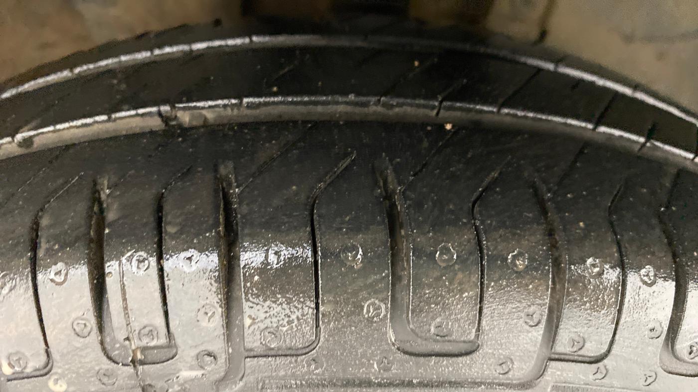 2016 Renault Kwid RXT Opt, Petrol, Manual, 55,494 km, Right Front Tyre Tread