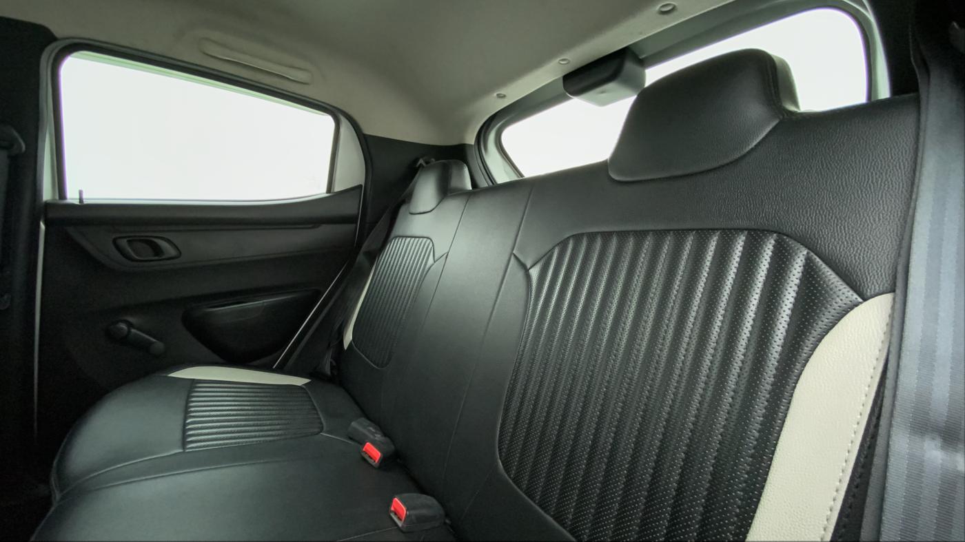 2017 Renault Kwid 1.0 RXT Opt AT, Petrol, Automatic, 43,476 km, Right Side Rear Door Cabin
