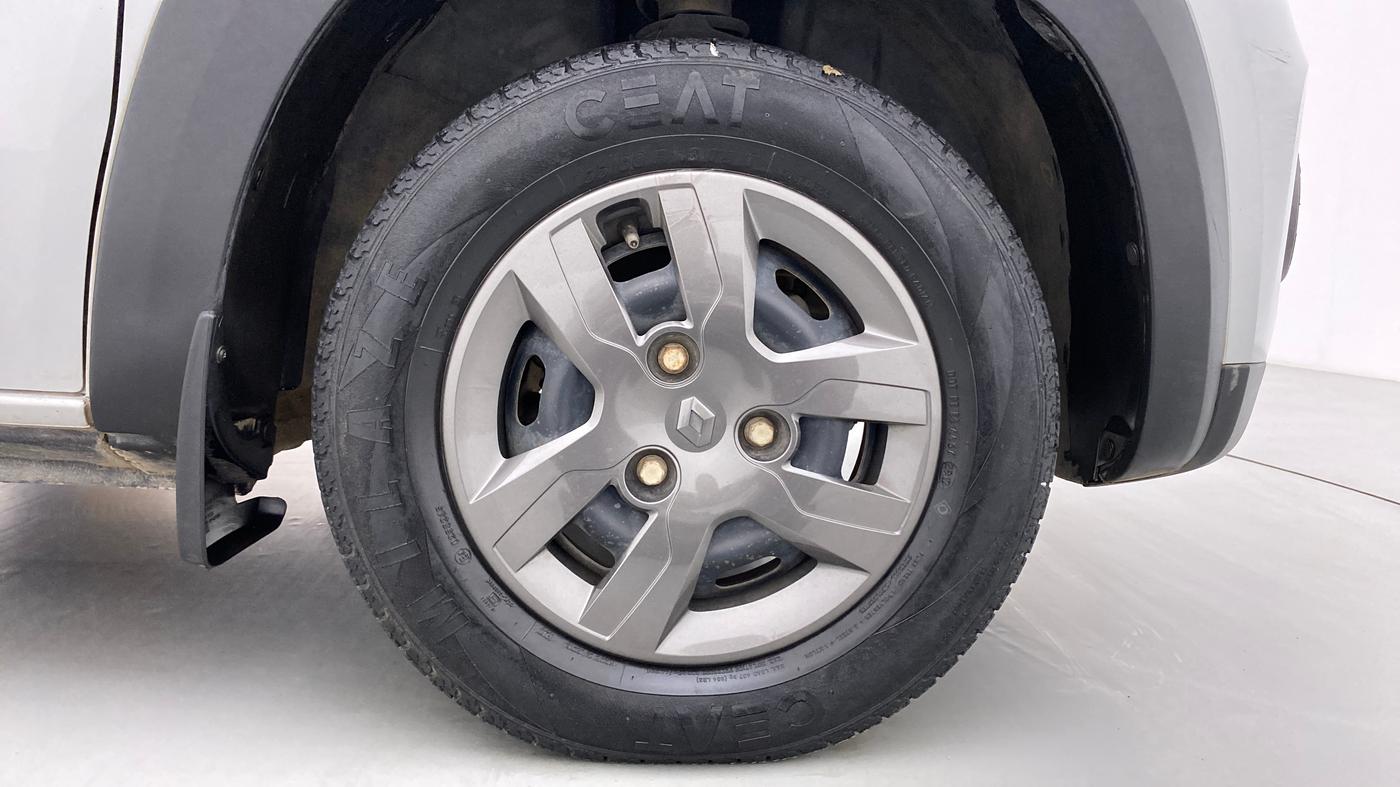 2017 Renault Kwid 1.0 RXT Opt AT, Petrol, Automatic, 43,476 km, Right Front Wheel