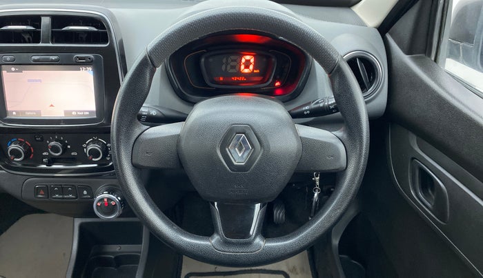 2017 Renault Kwid 1.0 RXT Opt AT, Petrol, Automatic, 43,476 km, Steering Wheel Close Up