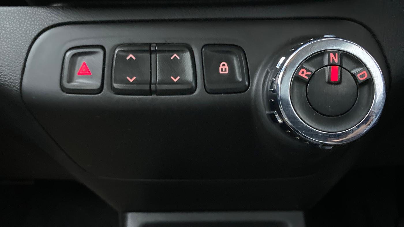 2017 Renault Kwid 1.0 RXT Opt AT, Petrol, Automatic, 43,476 km, Gear Lever