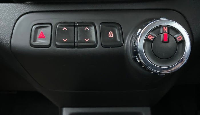 2017 Renault Kwid 1.0 RXT Opt AT, Petrol, Automatic, 43,476 km, Gear Lever