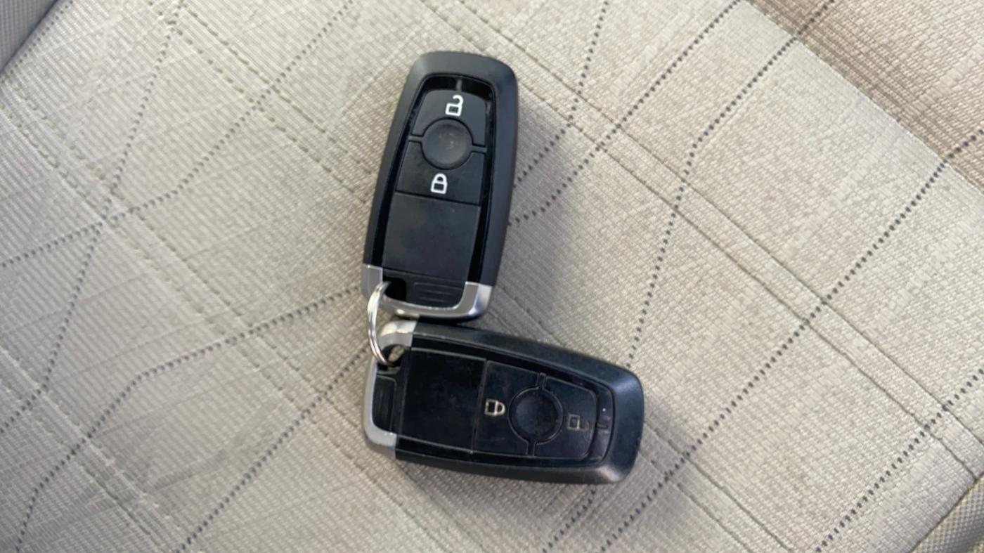 2019 Ford Ecosport TITANIUM + 1.5L PETROL, CNG, Manual, 1,24,712 km, Key Close Up