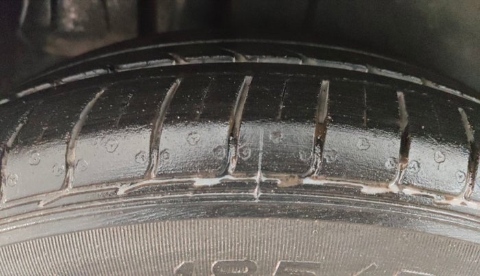 2013 Maruti Ertiga VXI, Petrol, Manual, 75,087 km, Right Rear Tyre Tread