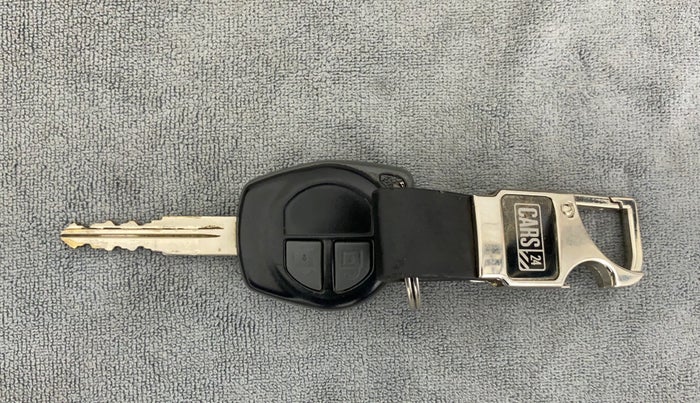 2015 Maruti Swift Dzire VXI, Petrol, Manual, 86,630 km, Key Close Up