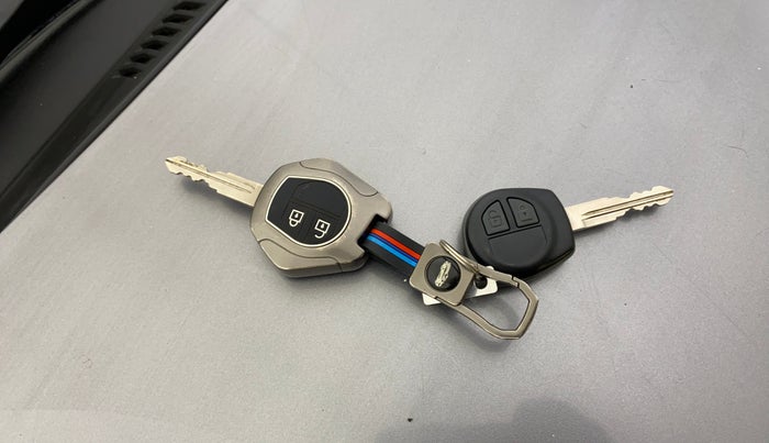 2018 Maruti Wagon R 1.0 VXI AMT, Petrol, Automatic, 23,817 km, Key Close Up