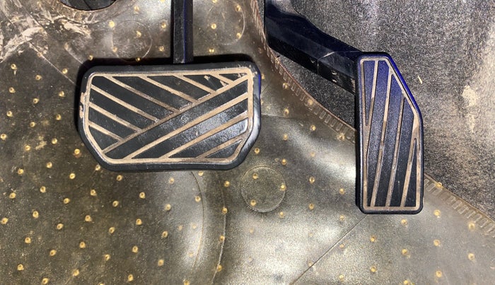 2018 Maruti Wagon R 1.0 VXI AMT, Petrol, Automatic, 23,817 km, Pedals