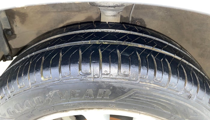 2018 Maruti Wagon R 1.0 VXI AMT, Petrol, Automatic, 23,817 km, Left Front Tyre Tread