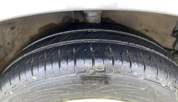 2018 Maruti Wagon R 1.0 VXI AMT, Petrol, Automatic, 23,817 km, Right Front Tyre Tread