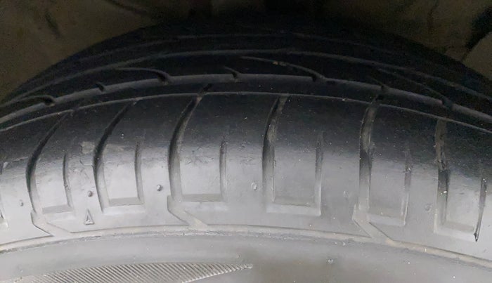 2016 Hyundai Creta SX PLUS AT 1.6 PETROL, Petrol, Automatic, 85,921 km, Right Front Tyre Tread
