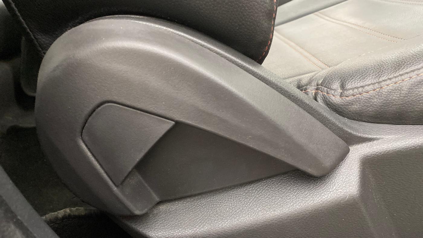 2017 Ford New Figo TREND 1.2 PETROL, Petrol, Manual, 41,939 km, Driver Side Adjustment Panel