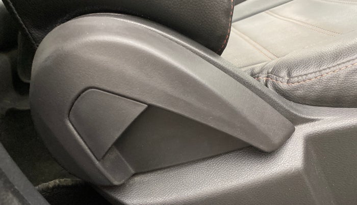 2017 Ford New Figo TREND 1.2 PETROL, Petrol, Manual, 41,939 km, Driver Side Adjustment Panel