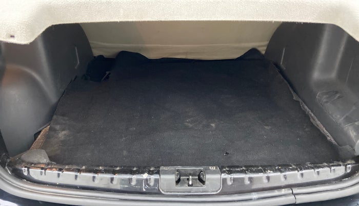 2015 Renault Duster 85 PS RXL, Diesel, Manual, 74,425 km, Boot Inside