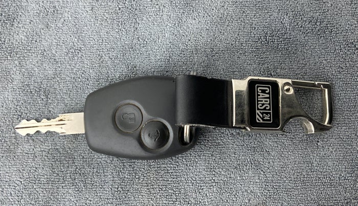 2015 Renault Duster 85 PS RXL, Diesel, Manual, 74,425 km, Key Close Up