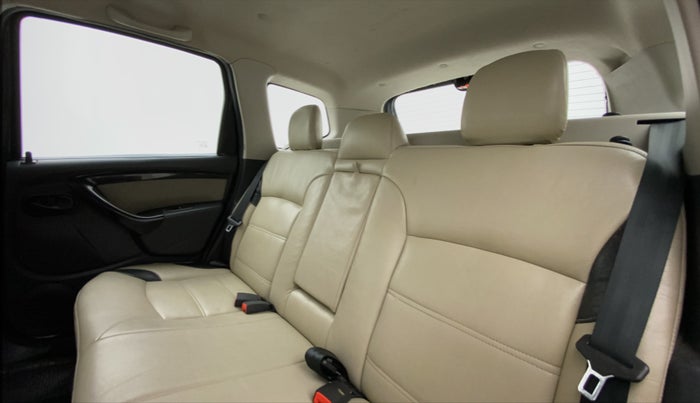 2015 Renault Duster 85 PS RXL, Diesel, Manual, 74,425 km, Right Side Rear Door Cabin