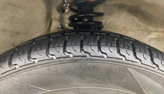 2016 Maruti Alto K10 VXI (O) AMT, Petrol, Automatic, 85,842 km, Right Front Tyre Tread