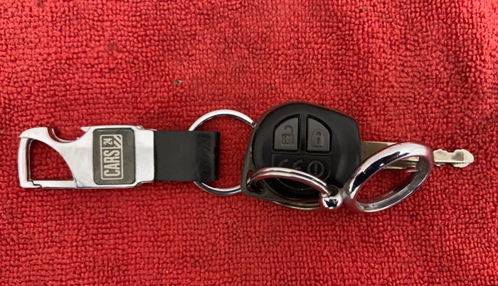 2018 Maruti Dzire VDI, Diesel, Manual, 29,159 km, Key Close Up