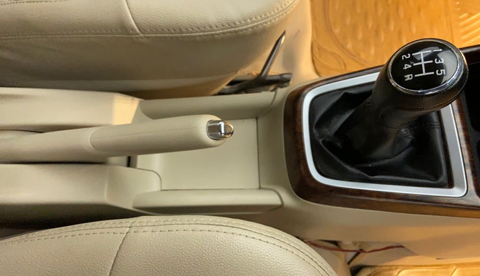 2018 Maruti Dzire VDI, Diesel, Manual, 29,159 km, Gear Lever