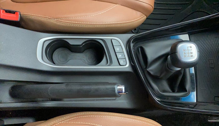 2022 MG HECTOR PLUS SHARP 2.0 DIESEL TURBO MT 6-STR, Diesel, Manual, 41,694 km, Gear Lever