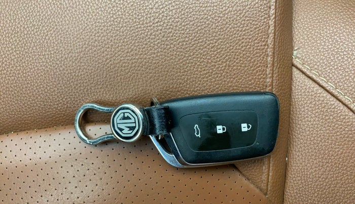 2022 MG HECTOR PLUS SHARP 2.0 DIESEL TURBO MT 6-STR, Diesel, Manual, 41,694 km, Key Close Up