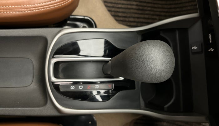 2017 Honda City 1.5L I-VTE V CVT, Petrol, Automatic, 47,245 km, Gear Lever