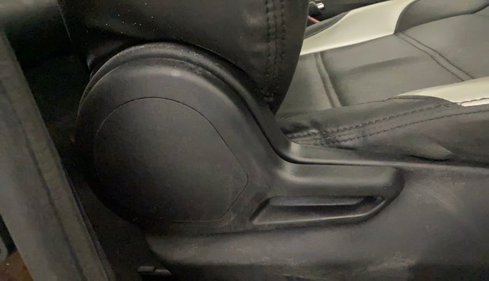 2022 Tata Tiago XM CNG, CNG, Manual, 30,169 km, Driver Side Adjustment Panel