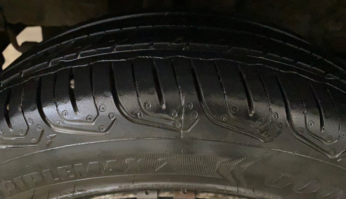 2022 Tata Tiago XM CNG, CNG, Manual, 30,169 km, Right Rear Tyre Tread