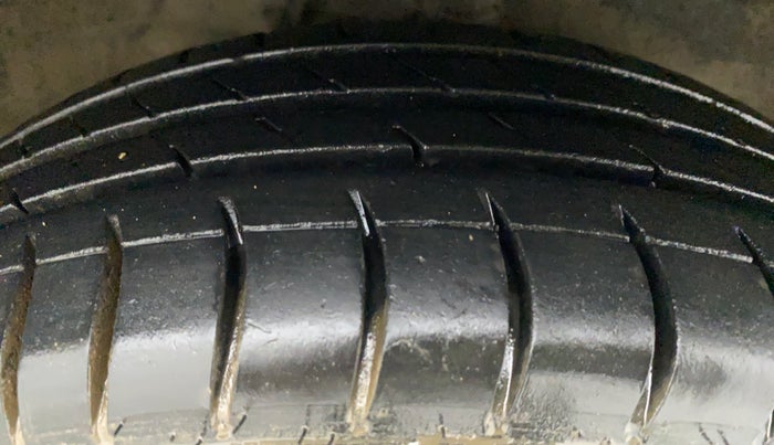2012 Maruti Alto K10 VXI, Petrol, Manual, 86,691 km, Right Front Tyre Tread
