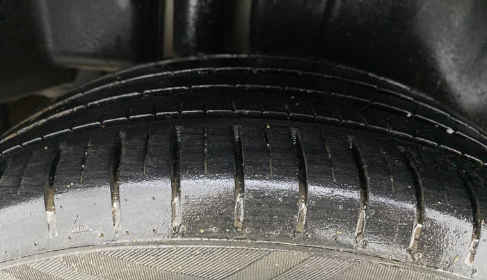 2020 Maruti Ciaz ALPHA  AT 1.5 SHVS PETROL, Petrol, Automatic, 21,397 km, Right Rear Tyre Tread