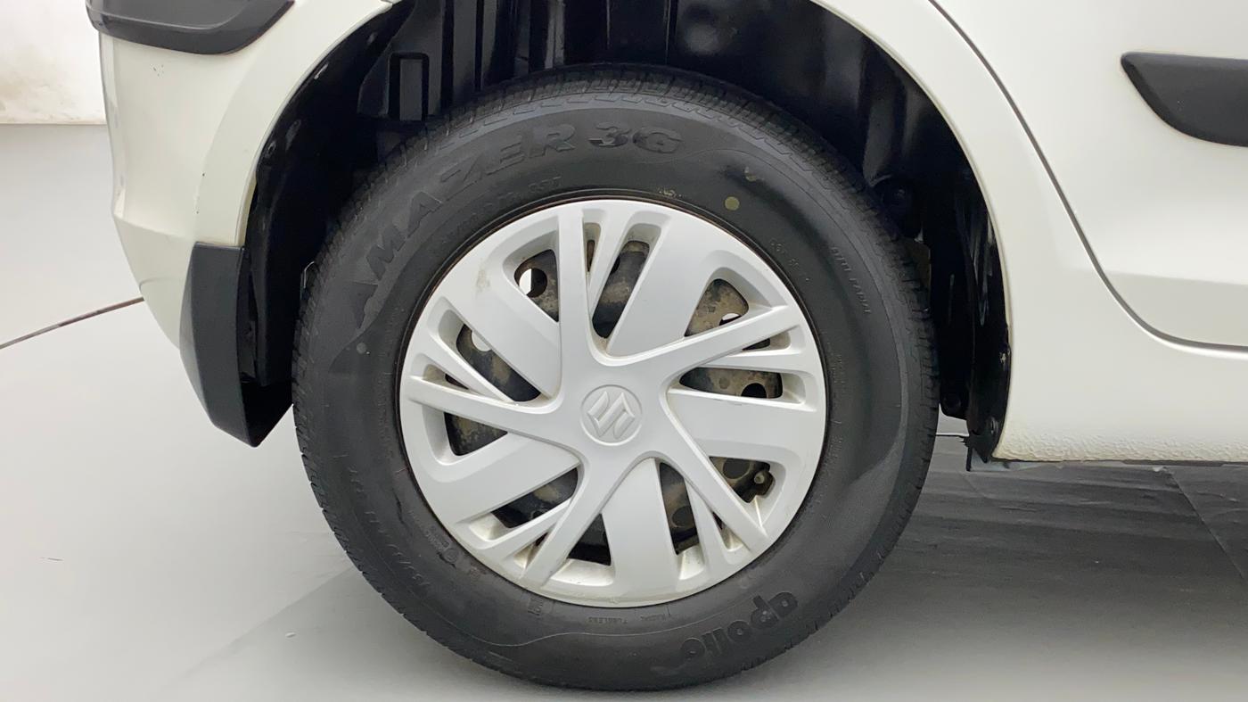 2017 Maruti Swift VXI, Petrol, Manual, 29,211 km, Right Rear Wheel