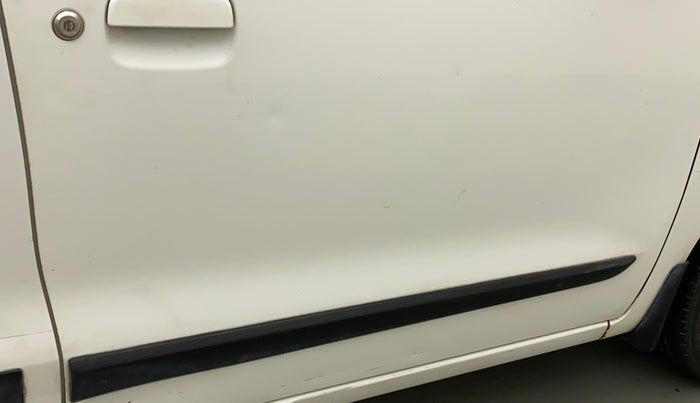 2011 Maruti Wagon R 1.0 VXI, Petrol, Manual, 93,781 km, Driver-side door - Minor scratches