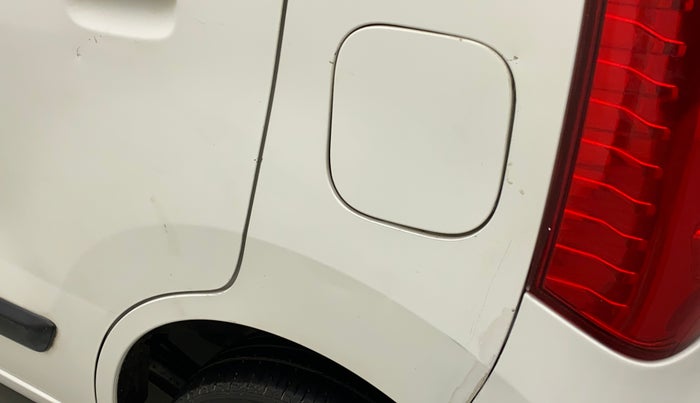2011 Maruti Wagon R 1.0 VXI, Petrol, Manual, 93,781 km, Left quarter panel - Paint has minor damage