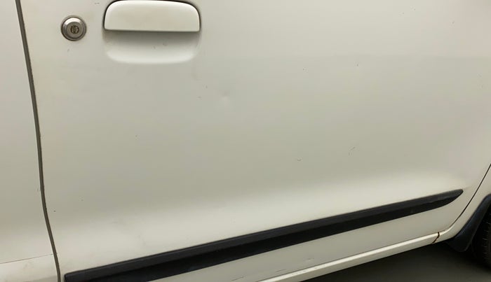 2011 Maruti Wagon R 1.0 VXI, Petrol, Manual, 93,781 km, Driver-side door - Slightly dented