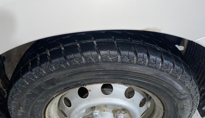 2013 Hyundai Eon ERA +, Petrol, Manual, 56,889 km, Right Front Tyre Tread