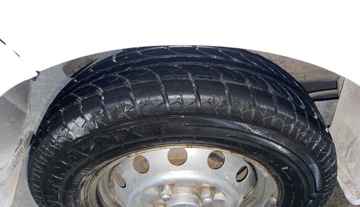 2013 Hyundai Eon ERA +, Petrol, Manual, 56,889 km, Right Rear Tyre Tread