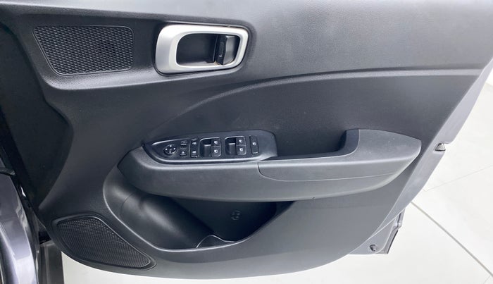 2021 Hyundai VENUE SX 1.0 TURBO, Petrol, Manual, 29,318 km, Driver Side Door Panels Control